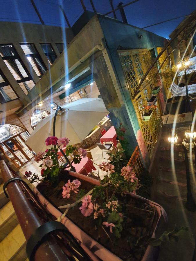 Damask Rose, Lebanese Guest House Jounieh Bagian luar foto