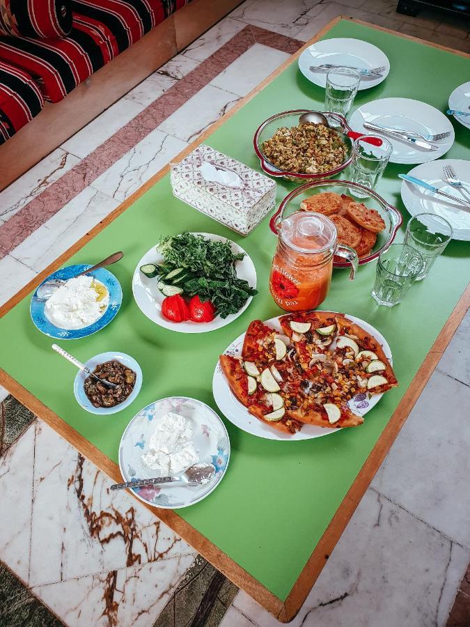 Damask Rose, Lebanese Guest House Jounieh Bagian luar foto