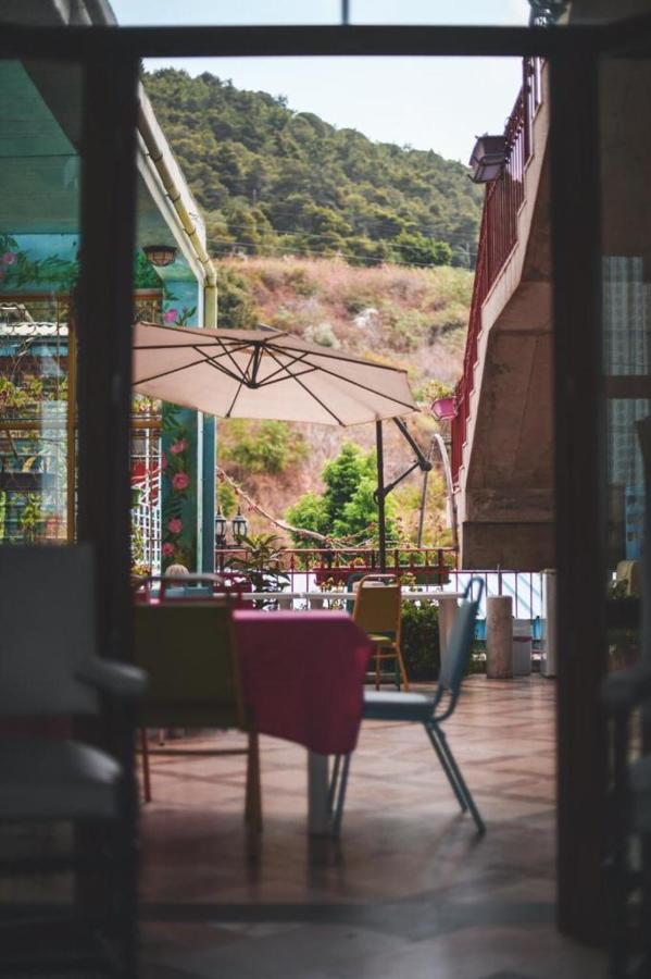 Damask Rose, Lebanese Guest House Jounieh Bagian luar foto